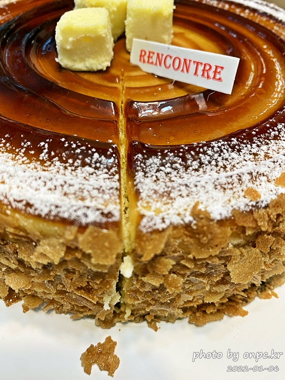 명인 빵집 '랑콩뜨레' 울산 본점 다녀왔어요. - 랑콩뜨레는 경주점과 울산점이 있고 경주점은 핫한 황리단길과 황성동에 위치해 경주 대표 빵집 중 한 곳입니다. 명인빵집 랑콩뜨레 울산본점 치즈케이크