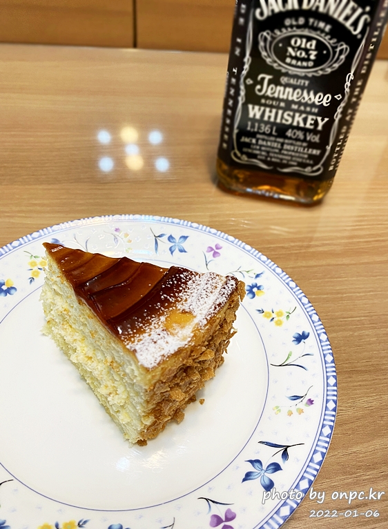 명인 빵집 '랑콩뜨레' 울산 본점 다녀왔어요. - 랑콩뜨레는 경주점과 울산점이 있고 경주점은 핫한 황리단길과 황성동에 위치해 경주 대표 빵집 중 한 곳입니다. 명인빵집 랑콩뜨레 울산본점