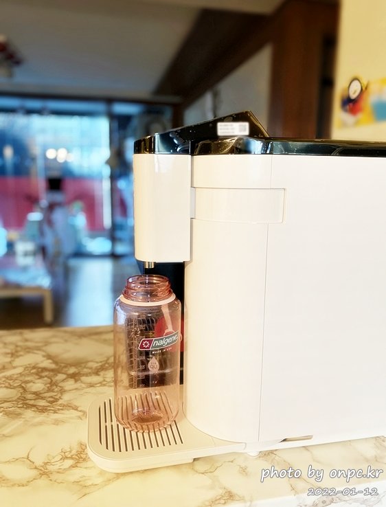 LG 퓨리케어 상하좌우 정수기 오브제 컬렉션 설치하기