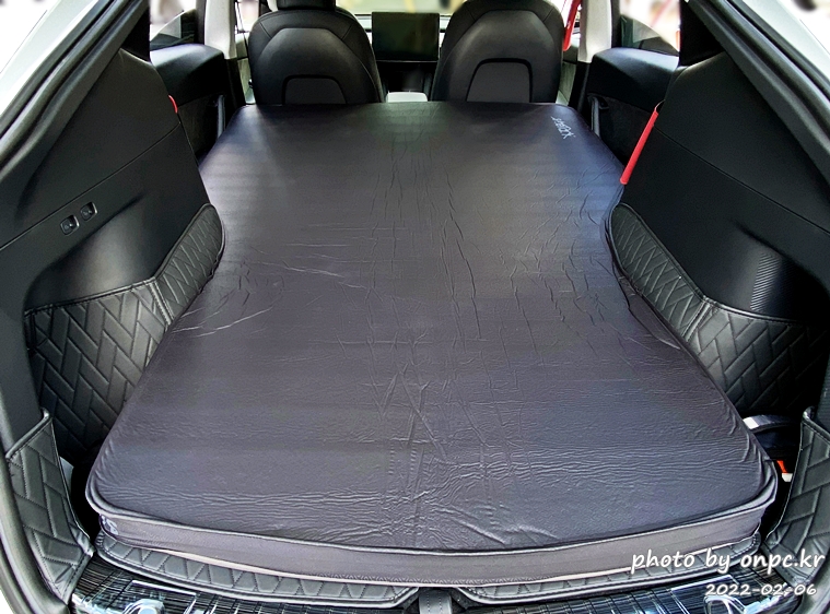 테슬라 모델 Y 전용 차박매트리스(Tesla Model Y private Foam Mattress)