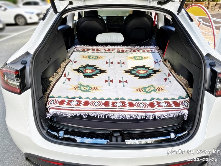 테슬라 모델 Y 전용 차박매트리스(Tesla Model Y private Foam Mattress)