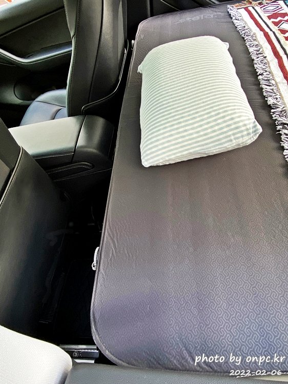 테슬라 모델 Y 전용 차박매트리스(Tesla Model Y private Foam Mattress)