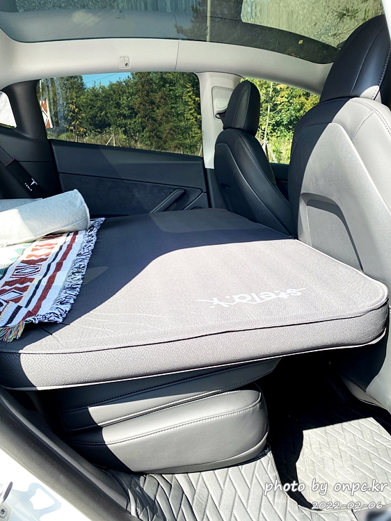 테슬라 모델 Y 전용 차박매트리스(Tesla Model Y private Foam Mattress)