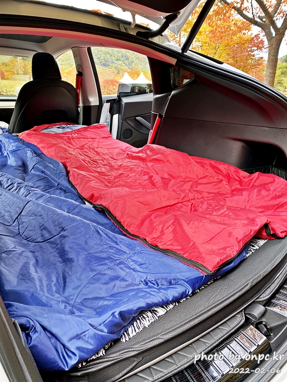 테슬라 모델 Y 전용 차박매트리스(Tesla Model Y private Foam Mattress)