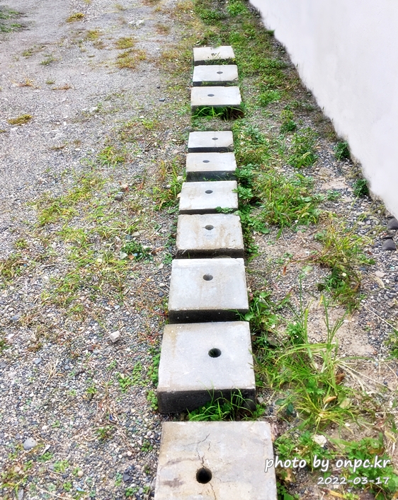 집마당 잡초제거 디딤석 놓기