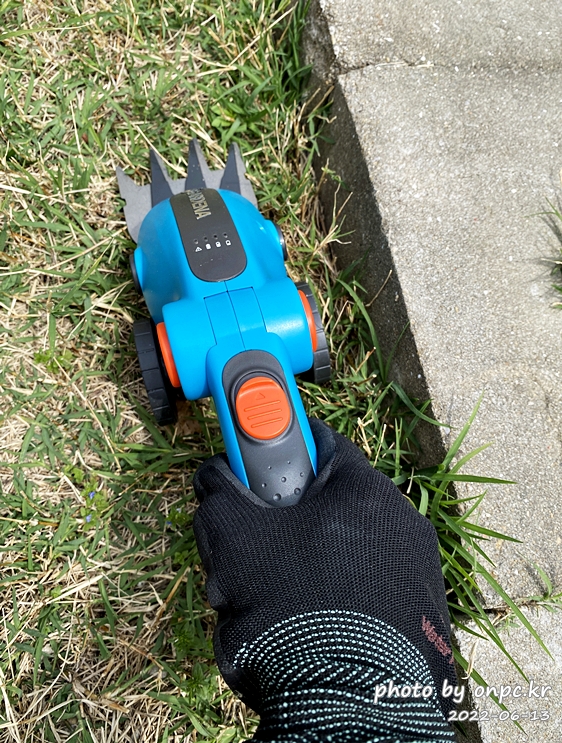 가데나 충전식 핸디형 잔디깎기