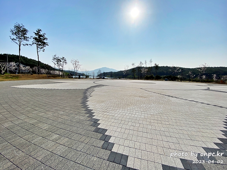 영지설화공원 광장
