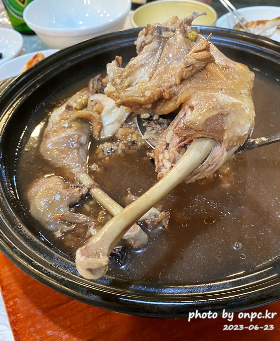 주왕산 청송달기약수 닭코스요리 신동양식당 약수백숙, 약수녹두죽