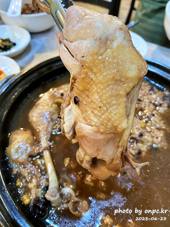 주왕산 청송달기약수 닭코스요리 신동양식당 약수백숙, 약수녹두죽
