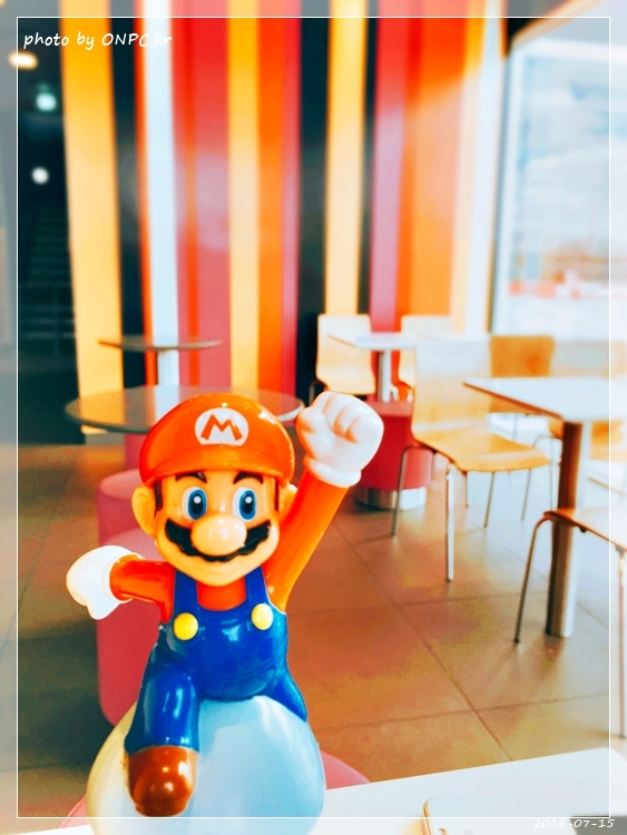 맥도날드 토이 슈퍼마리오 & 코카콜라 골드에디션 - 2016년 7월 15일 자정부터 맥도날드에서 만날 수 있는 마리오~! & 리우 1955버거 구매 시 코카콜라 골드 맥도날드 토이 슈퍼마리오 & 코카콜라 골드에디션