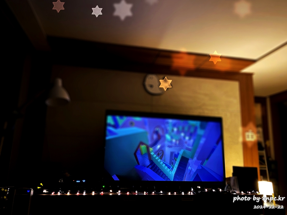 이케아 크리스마스 마켓 방문 후기 - 드디어 이케아 크리스마스 마켓에 다녀왔습니다. 🎄다양한 크리스마스 소품을 구경하면서 연말 따뜻함도 함께 느끼고 왔답니다~ ✨이케아에선 스웨덴식 크리스마스 분위기를 더하는 다양한 제품들을 구경할 수 있습니다.이케아 크리스마스 마켓에서 함께 즐겨보세요. 이케아 크리스마스 led체인조명