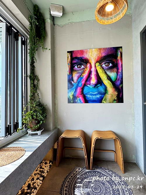 태화강국가정원이 한눈에! 뷰맛집 태국음식 전문점, 바이누사 - 따사로운 봄날, 벚꽃이 만개했던 어느 날, 친구들과의 모임 장소로 태화강국가정원이 한눈에 내려다보이는 뷰 맛집, 바이누사를 찾았어요.'작은 맛의 섬'이라는 이름처럼 소박하지만 정성 가득한 동남아시아 음식과 아름다운 풍경이 어우러진 곳이었답니다. 태화강국가정원이 한눈에! 뷰맛집 태국음식 전문점, 바이누사