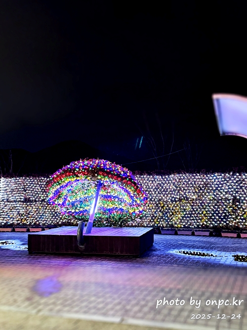 🌟 양산의 겨울밤을 수놓은 별빛 축제! 제3회 황산공원 불빛정원 ✨ (2025-2026) - 아름다운 야경에 더해 무료로 즐길 수 있다는 점까지, 겨울밤에 꼭 한 번은 들러볼 만한 장소로 강력 추천합니다.양산 황산공원 불빛정원에서 빛으로 가득한 겨울밤 추억 하나 남겨보세요 🌙✨ 🌟 양산의 겨울밤을 수놓은 별빛 축제! 제3회 황산공원 불빛정원 ✨ (2025-2026)